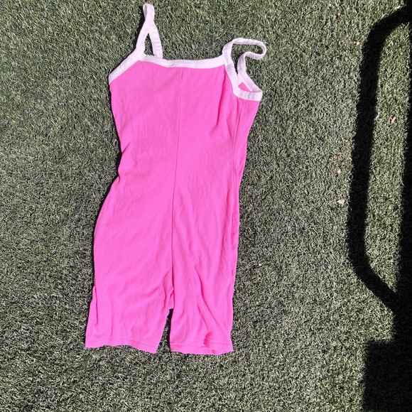 Skims pink and white soft lounge ringer scoop onesie size small - Picture 6 of 6